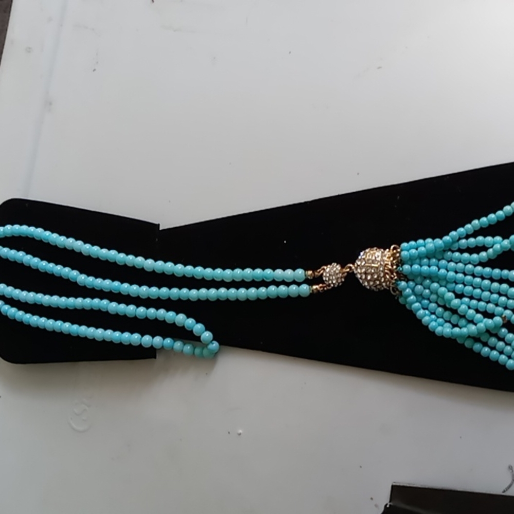 Costume jwelery necklace
